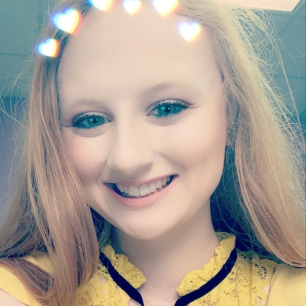 Hi! I’m Mary and welcome to my closet!☺️💕